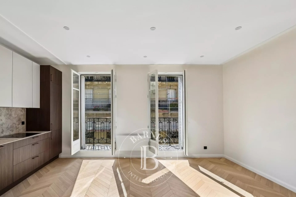Luxury Apartment for sale in Paris 6ème, 825 000 €, Photo 1