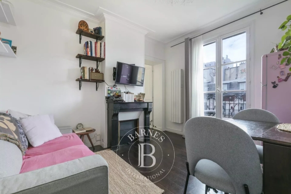 Luxury Apartment for sale in Paris 1Er, 550 000 €, Photo 1