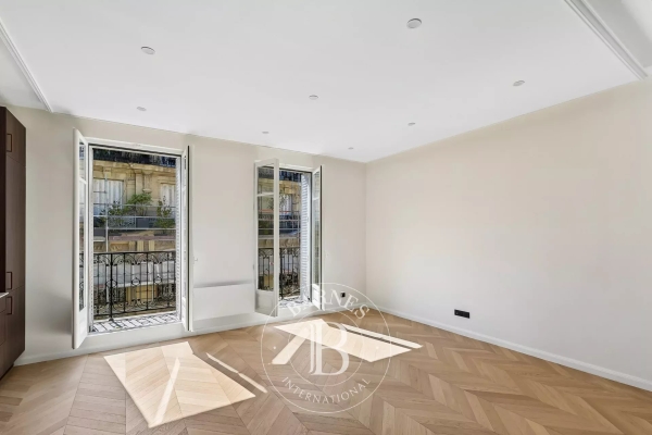 Luxury Apartment for sale in Paris 6ème, 825 000 €, Photo 3