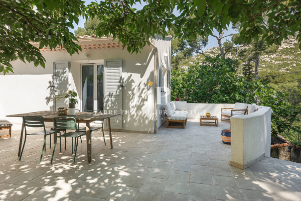 Maison de luxe à vendre à Marseille 9Ème, 1 020 000 €, Photo 1