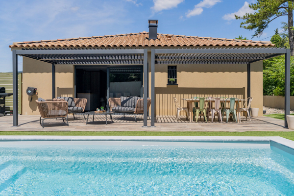 Maison de luxe à vendre à Saint-Zacharie, 540 000 €, Photo 1