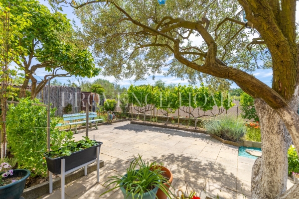 Maison de luxe à vendre à Robion, 290 000 €, Photo 2