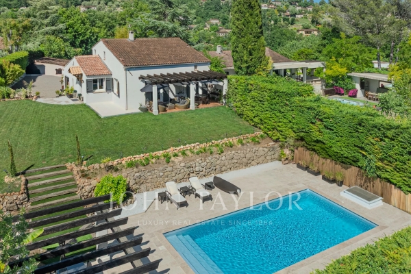 Maison de luxe à vendre à Grasse, 850 000 €, Photo 1