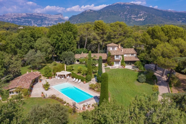 Maison de luxe à vendre à Roquefort-les-Pins, 9 500 000 €, Photo 1