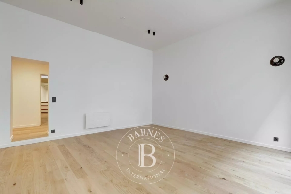 Luxury Apartment for sale in Paris 8ème, 600 000 €, Photo 2