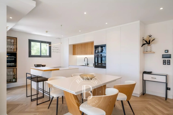 Luxury Apartment for sale in Mandelieu-la-Napoule, 770 000 €, Photo 3