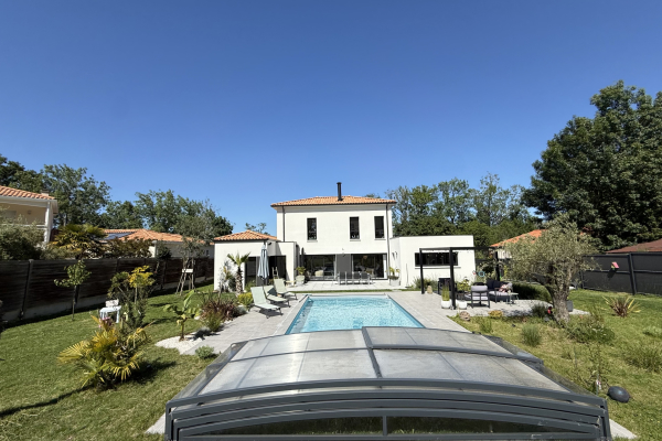 Maison de luxe à vendre à Breuillet, 894 400 €, Photo 1