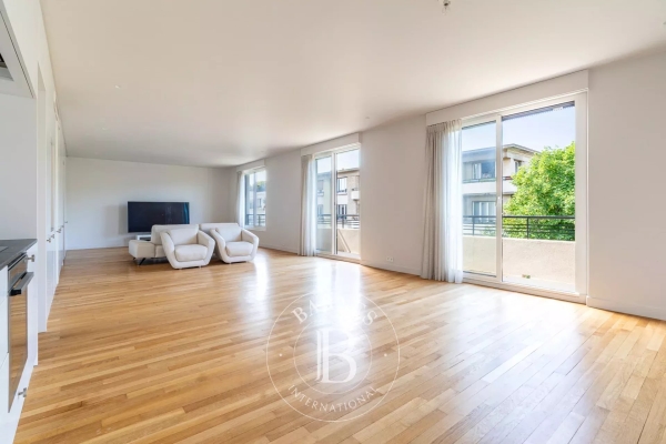 Luxury Apartment for sale in Neuilly-sur-Seine, 1 130 000 €, Photo 1