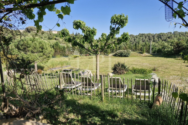 Maison de luxe à vendre à Saint Saturnin les Apt, 399 000 €, Photo 2