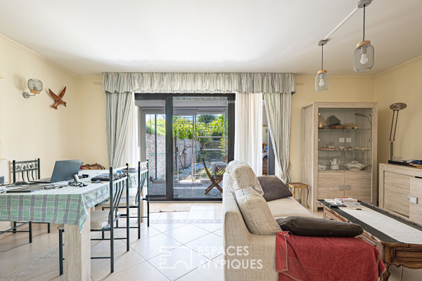 Luxury Apartment for sale in Saint-Laurent-du-Var, 435 000 €, Photo 2