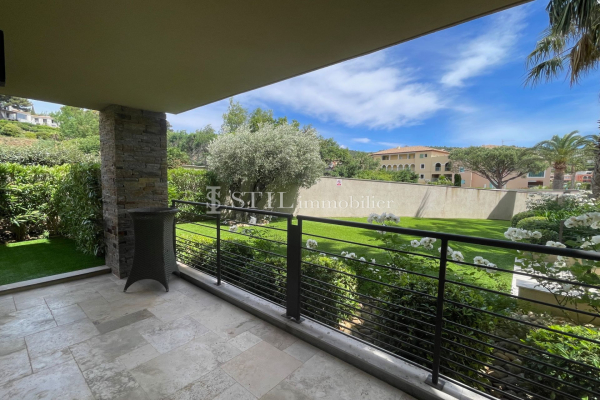 Appartement de luxe à vendre à Roquebrune-sur-Argens, 495 000 €, Photo 1