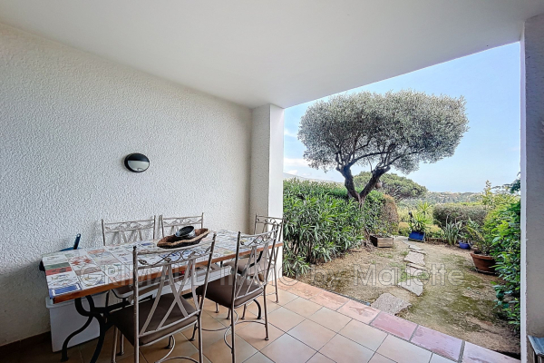 Appartement de luxe à vendre à Grimaud, 243 000 €, Photo 1