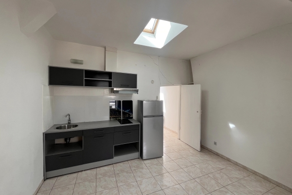 Luxury Apartment for sale in Paris 4Ème, 300 000 €, Photo 2