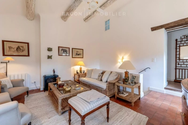 Maison de luxe à vendre à Lagnes, 650 000 €, Photo 7