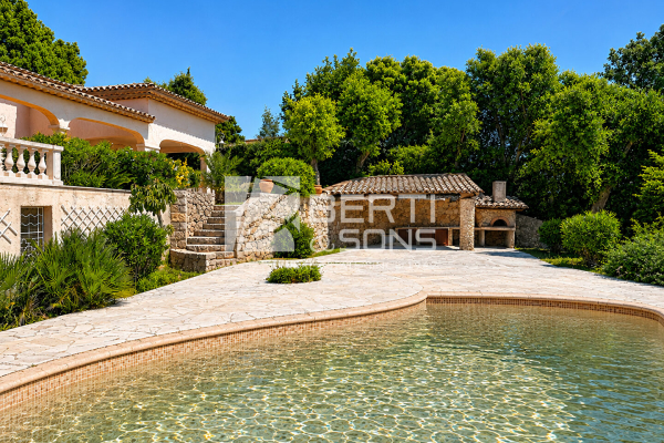 Maison de luxe à vendre à Les Adrets de l'Esterel, 995 000 €, Photo 1