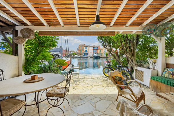 Luxury Apartment for sale in Grimaud, 680 000 €, Photo 1