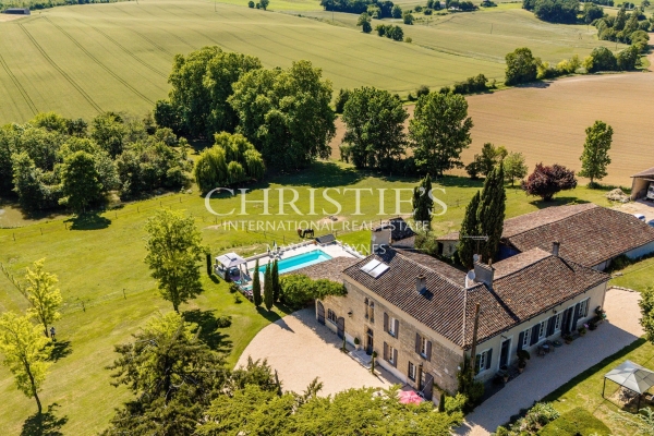 Luxury House for sale in Lauzun, 979 000 €, Photo 1