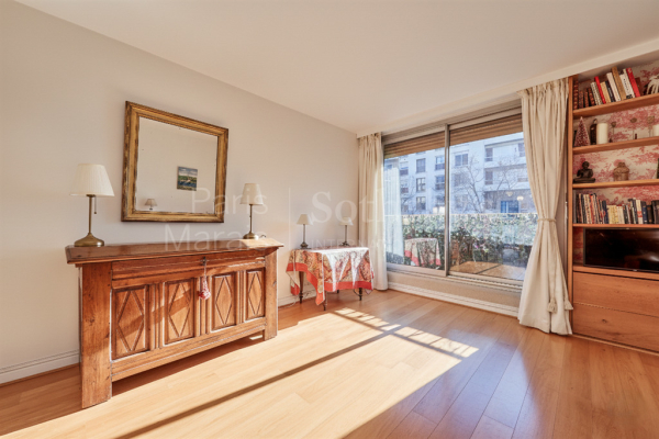 Luxury Apartment for sale in Paris 11ème, 580 000 €, Photo 2