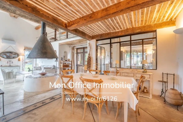 Maison de luxe à vendre à Lauris, 890 000 €, Photo 1