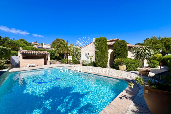 Maison de luxe à vendre à Les Issambres, 780 000 €, Photo 1