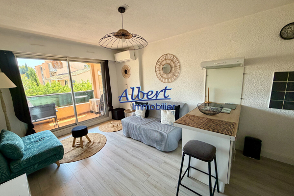 Appartement de luxe à vendre à Sanary-sur-Mer, 154 000 €, Photo 1