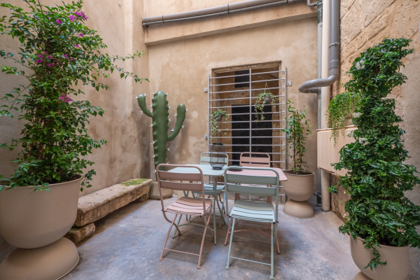 Luxury Apartment for sale in Nîmes, 145 000 €, Photo 1
