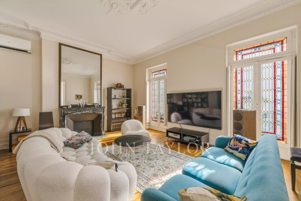 Luxury Apartment for sale in Bordeaux, 840 000 €, Photo 1