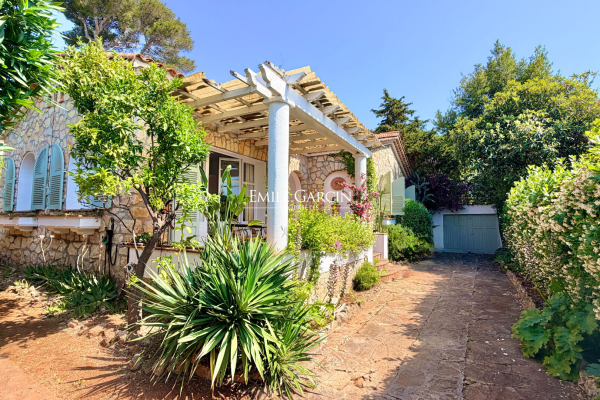 Maison de luxe à vendre à Antibes, 1 830 000 €, Photo 3