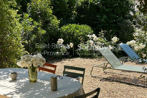 Maison de luxe à vendre à Saint-Rémy-de-Provence, 845 000 €, Photo 1