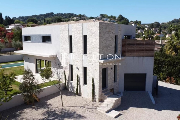 Maison de luxe à vendre à Mougins, 1 399 000 €