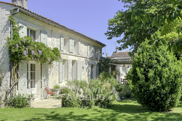 Maison de luxe à vendre à Saintes, 629 000 €, Photo 1