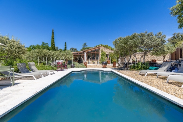 Luxury House for sale in Gordes, 1 100 000 €, Photo 2