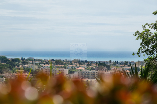 Maison de luxe à vendre à Cagnes-sur-Mer, 1 350 000 €, Photo 1