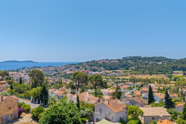 Maison de luxe à vendre à Carqueiranne, 1 590 000 €, Photo 1