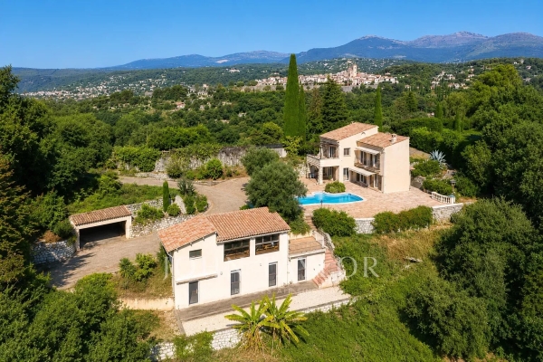 Maison de luxe à vendre à Saint-Paul-de-Vence, 1 570 000 €, Photo 1