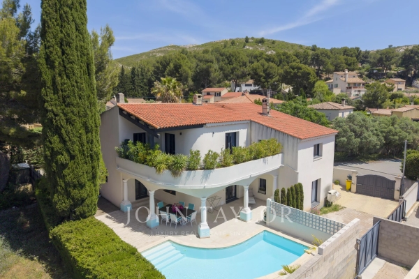 Luxury House for sale in Le Rove, 1 370 000 €, Photo 1
