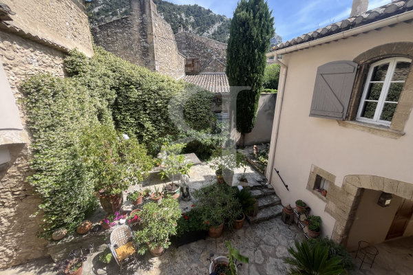 Maison de luxe à vendre à Robion, 850 000 €, Photo 2