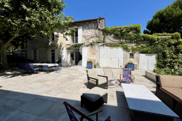 Maison de luxe à vendre à Noves, 695 000 €, Photo 2