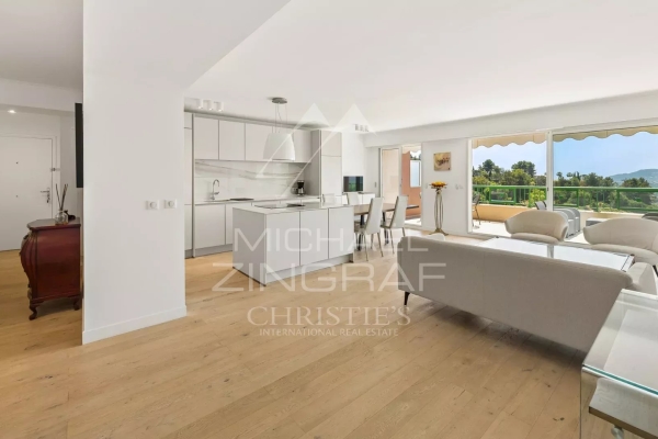Luxury Apartment for sale in Mandelieu-la-Napoule, 995 000 €, Photo 2