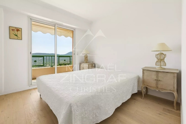 Luxury Apartment for sale in Mandelieu-la-Napoule, 995 000 €, Photo 3