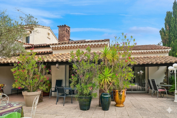 Maison de luxe à vendre à Saint-Raphaël, 795 000 €, Photo 7