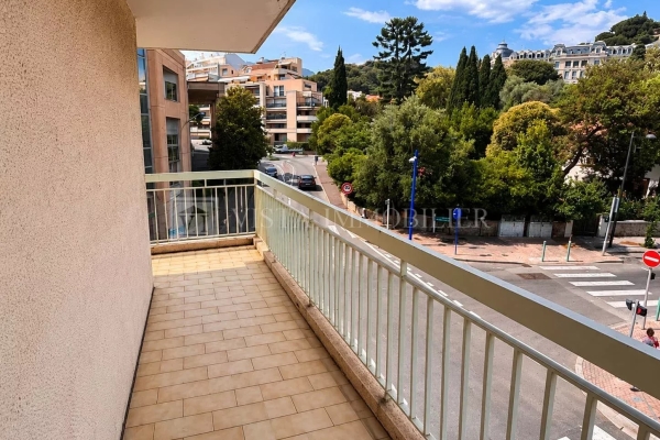 Luxury Apartment for sale in Menton, 270 000 €, Photo 1