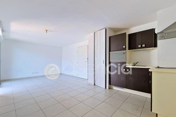 Luxury Apartment for sale in Mandelieu-la-Napoule, 190 000 €, Photo 3