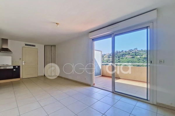 Luxury Apartment for sale in Mandelieu-la-Napoule, 190 000 €, Photo 4