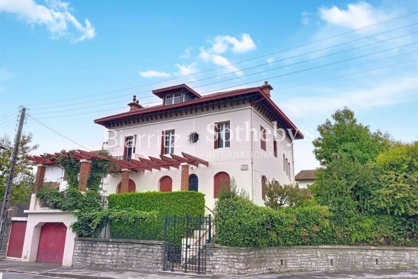 Luxury House for sale in Bayonne, 1 260 000 €, Photo 1