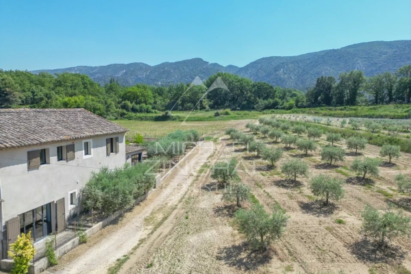 Maison de luxe à vendre à Oppède, 995 000 €, Photo 3