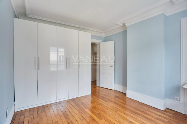 Luxury Apartment for sale in Paris 17Ème, 680 000 €, Photo 7