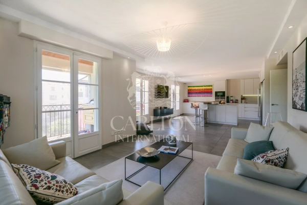 Luxury Apartment for sale in Saint-Tropez, 2 450 000 €, Photo 2