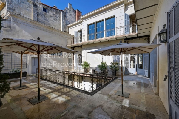 Maison de luxe à vendre à Avignon, 2 500 000 €, Photo 3