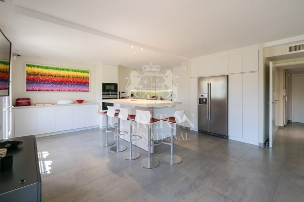 Luxury Apartment for sale in Saint-Tropez, 2 450 000 €, Photo 4